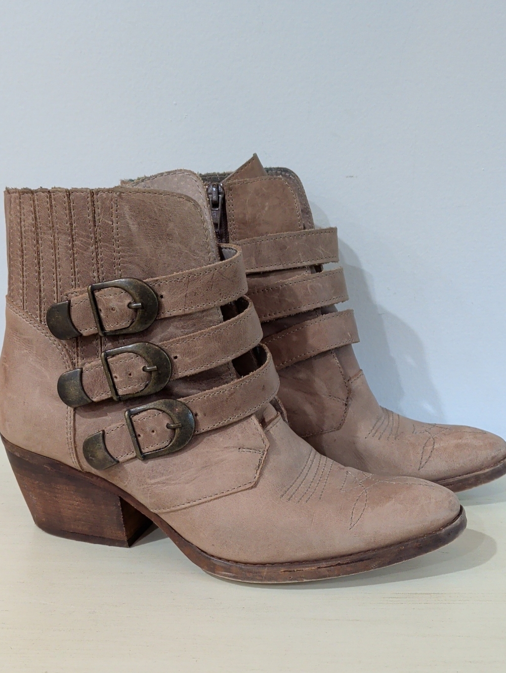 Steve Maddy Taupe Leather Buckle Strap Ankle Cowboy Boots Size 8